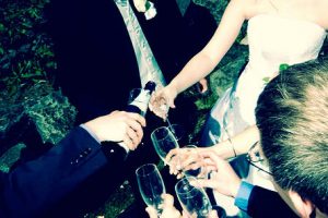 Hochzeit antoßen